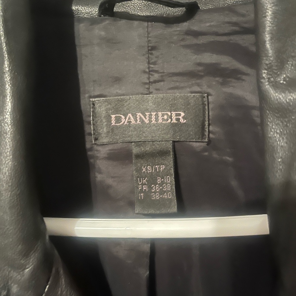 Danier Black Genuine Leather Moto Jacket | Size xs (UK8–10) | Classic Zip - Picture 4 of 4